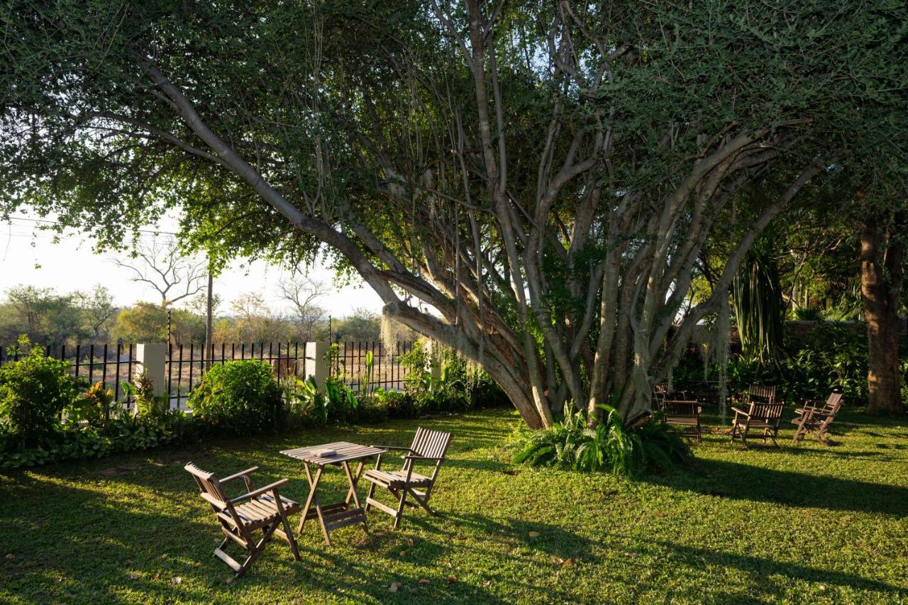 Drift Inn Victoria Falls Kültér fotó